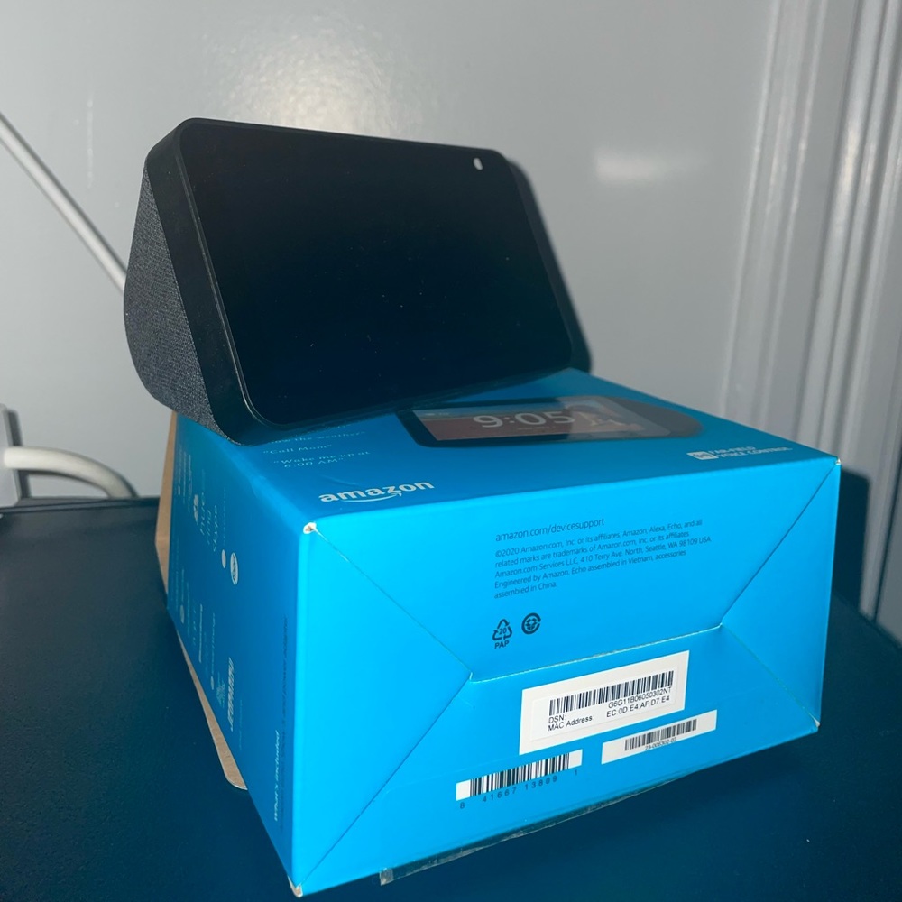 Brand New “echo show 5”